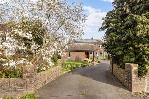 4 bedroom detached house for sale - Kings Drive, Eastbourne