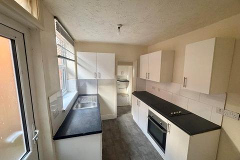 3 bedroom terraced house to rent, Spring Bank, HULL