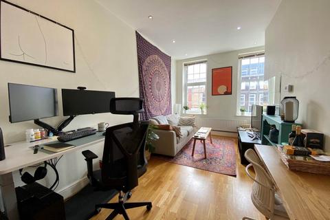 1 bedroom apartment for sale - St Andrews House, High Street, Epsom KT19