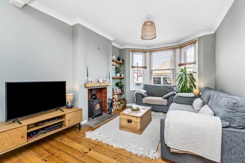 3 bedroom end of terrace house to rent, Eastbrook Road, Brighton