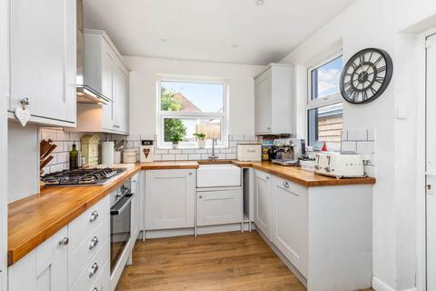3 bedroom end of terrace house to rent, Eastbrook Road, Brighton