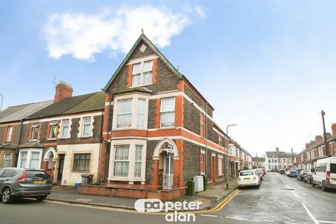 6 bedroom end of terrace house for sale - Mackintosh Place, Cardiff