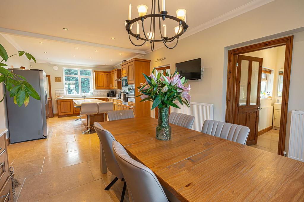 Kitchen/Dining Room