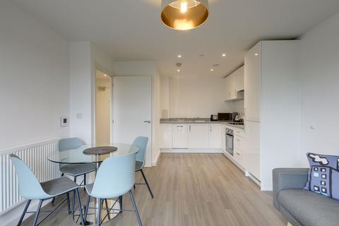 1 bedroom flat to rent, Adenmore Road, Catford, SE6