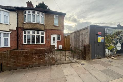 3 bedroom semi-detached house for sale - Seymour Avenue, Luton, Bedfordshire, LU1