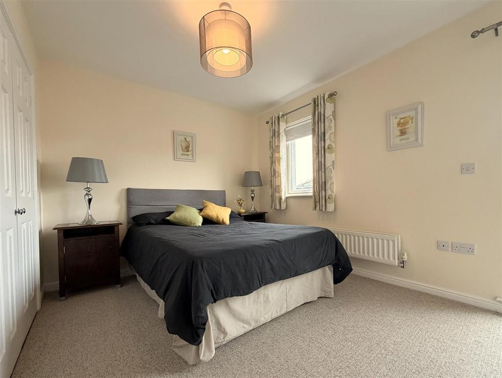 Bedroom 1.JPG