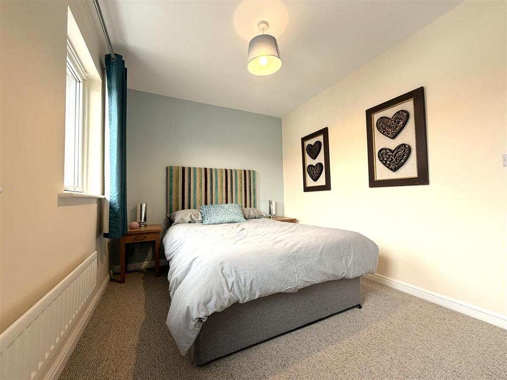Bedroom 2.JPG