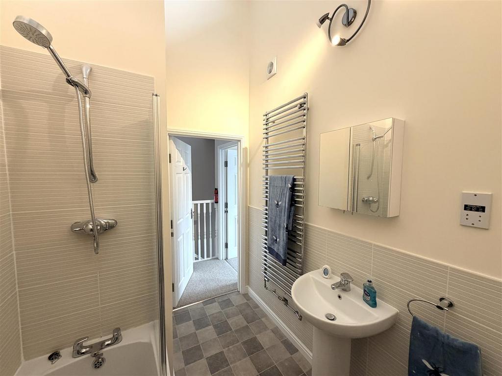 Bathroom.JPG