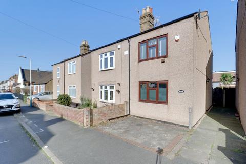 Cowper Road, Rainham RM13