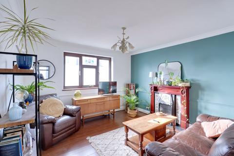 3 bedroom semi-detached house for sale, Cowper Road, Rainham RM13