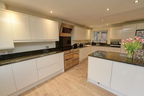 5 bedroom detached house for sale, Forest Dean, Fleet GU51