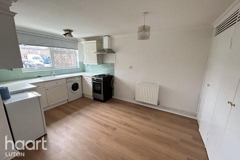 3 bedroom end of terrace house to rent, Ripon Road, Stevenage