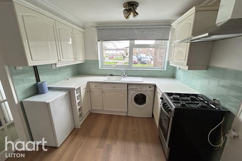 3 bedroom end of terrace house to rent, Ripon Road, Stevenage