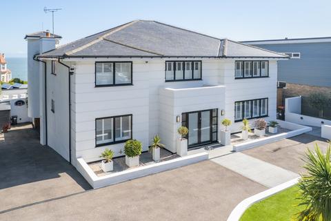 4 bedroom detached house for sale, North Foreland Avenue, Broadstairs, Kent, CT10