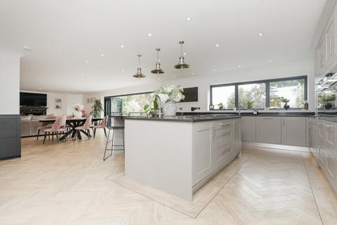 4 bedroom detached house for sale, North Foreland Avenue, Broadstairs, Kent, CT10