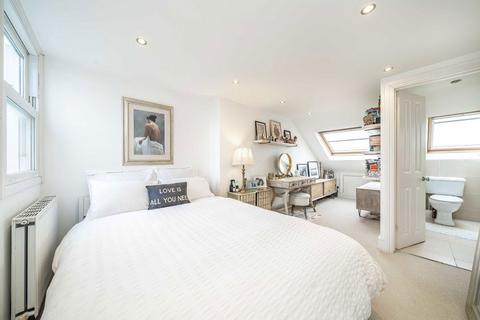 undefined, Eve Road, Old Isleworth TW7