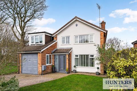 4 bedroom detached house for sale, Fieldhead Drive, Guiseley, Leeds