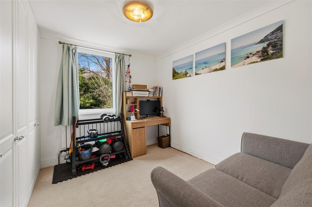 Flat 2, 87 Alexandra Road-14.jpg