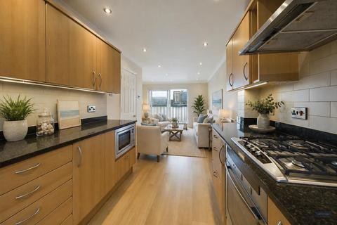3 bedroom townhouse for sale, Calshot Court, Ocean Village, SO14
