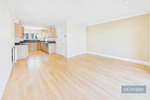 3 bedroom townhouse for sale, Calshot Court, Ocean Village, SO14