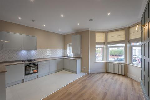 2 bedroom flat for sale - North Parade, Whitley Bay