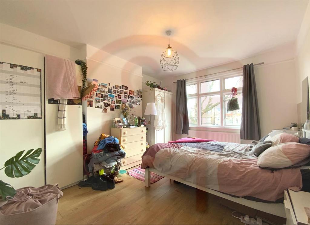 1st bedroom.jpg