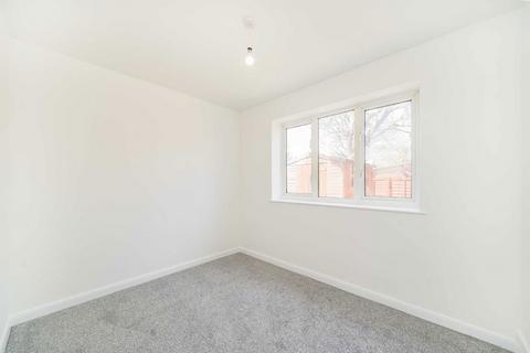 undefined, Millbourne Road, Hanworth TW13