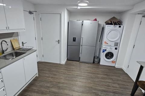 undefined, Mount Avenue, Southall, UB1