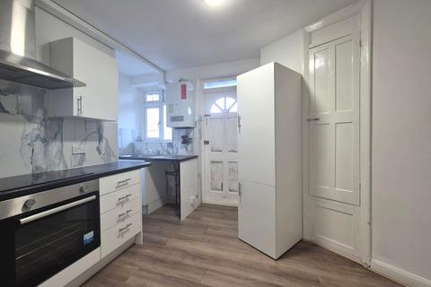 2 bedroom apartment to rent, Thanet House, Coombe Road, London