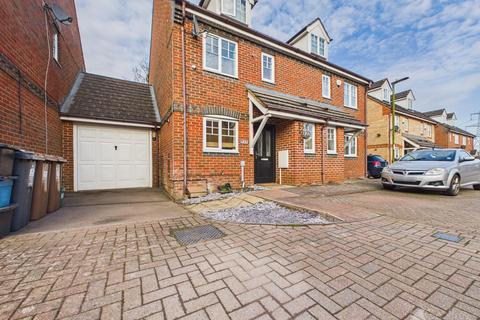 3 bedroom semi-detached house for sale - Swale Close, Great Ashby, Stevenage SG1