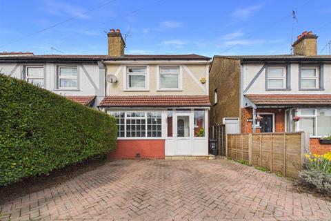 3 bedroom semi-detached house for sale - Chipstead Valley Road, Coulsdon CR5