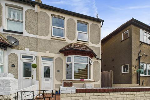 2 bedroom end of terrace house for sale - Chipstead Valley Road, Coulsdon CR5