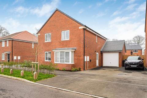 4 bedroom detached house for sale - Miles Road, Bordon, Hampshire, GU35