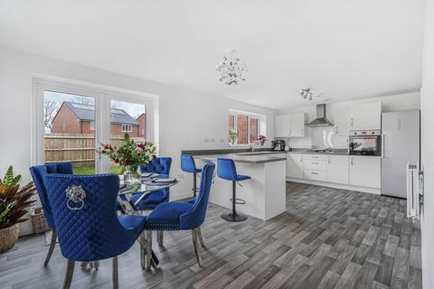 4 bedroom detached house for sale, Miles Road, Bordon, Hampshire, GU35