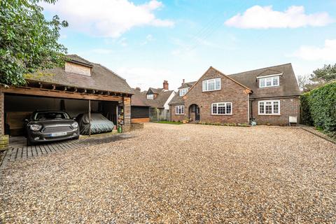 4 bedroom detached house for sale - Kingfield Road, Woking GU22