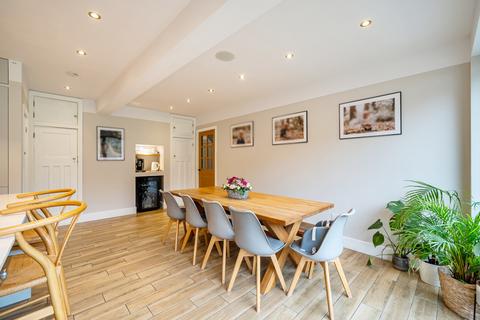 undefined, Kingfield Road, Woking GU22
