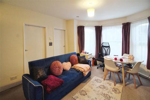 1 bedroom flat to rent, Grove Road, Surrey KT6