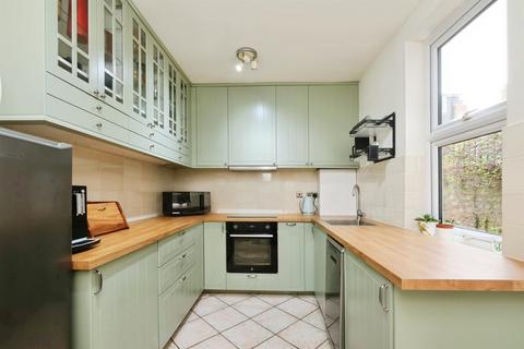 undefined, Knavesmire Crescent, York