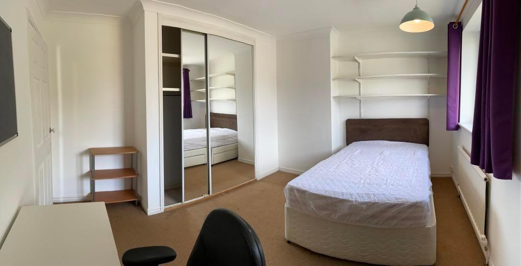 Bright, well-presented bedroom with a single be...