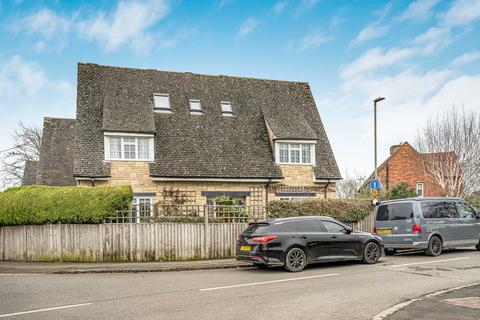 4 bedroom detached house for sale - Shipton Road, Woodstock, OX20