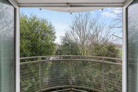 undefined, Macmillan Way, London