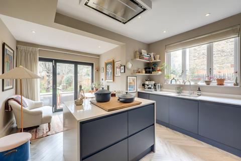 2 bedroom flat for sale, Davenport Road, London, SE6