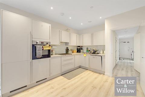 3 bedroom apartment for sale, O'Leary Mansions, 5, Kings Hill, Essex