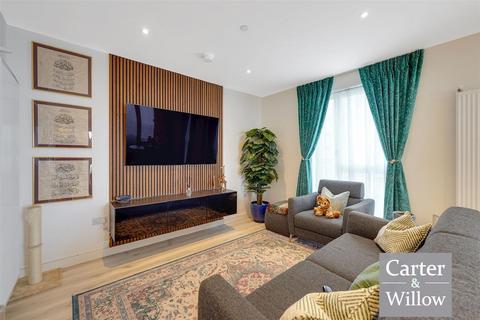 3 bedroom apartment for sale, O'Leary Mansions, 5, Kings Hill, Essex