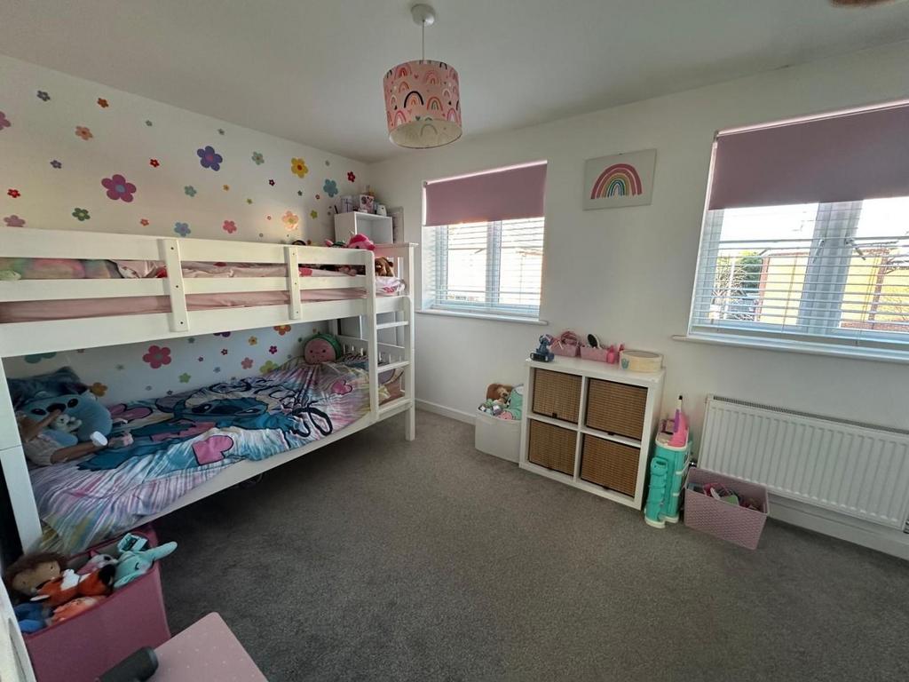 27 Yates Bed 2.jpg