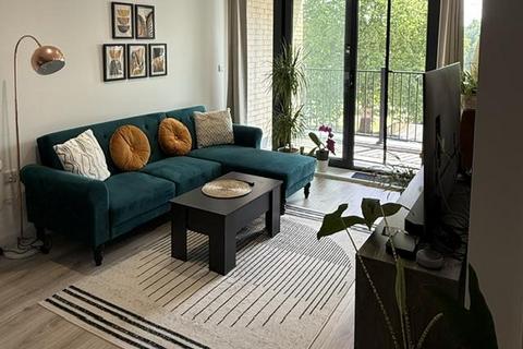 1 bedroom flat to rent, 1a Hillreach, London SE18