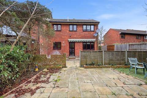 2 bedroom end of terrace house for sale - Fleetwood Close, London E16