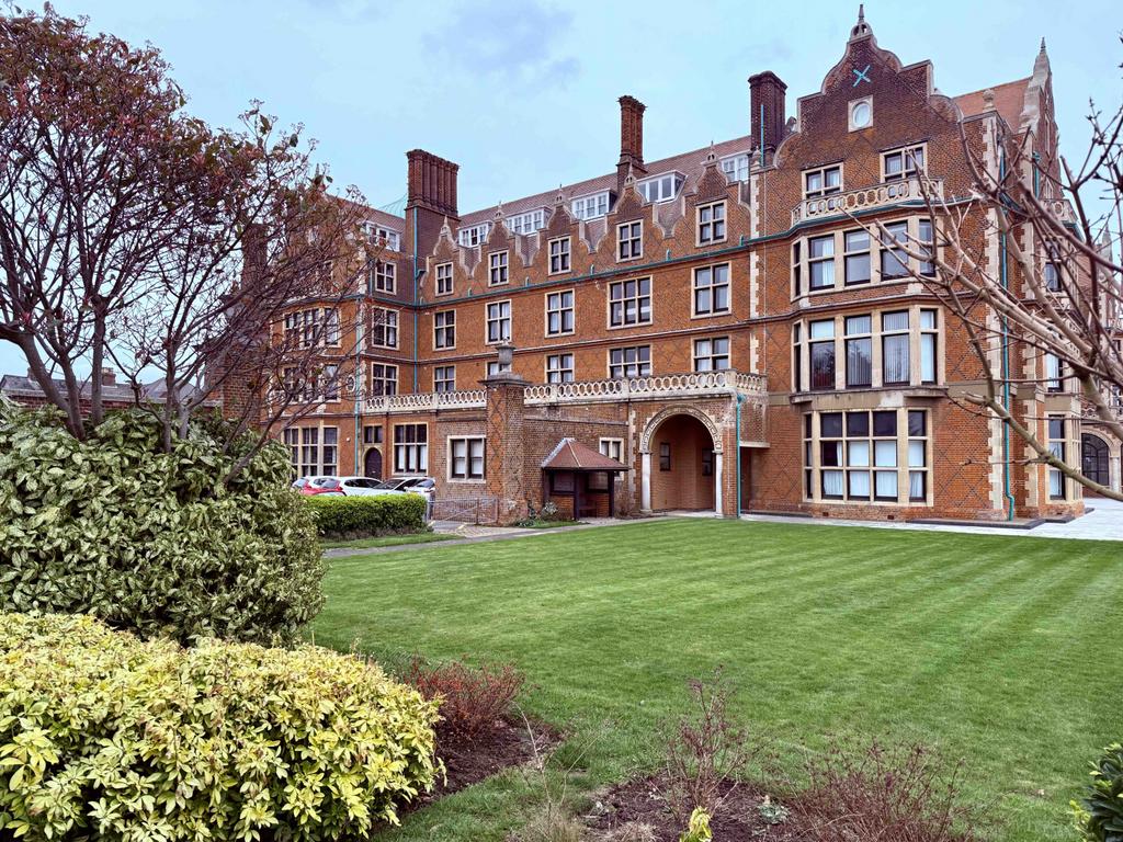 2 Bedroom Retirement Apartment For Sale