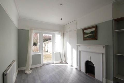 undefined, Earls Hall Ave, Southend-On-Sea