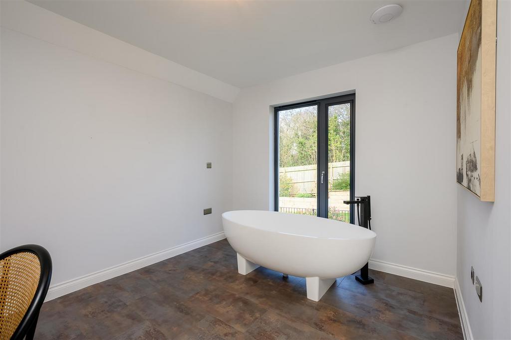 En-Suite Bathroom